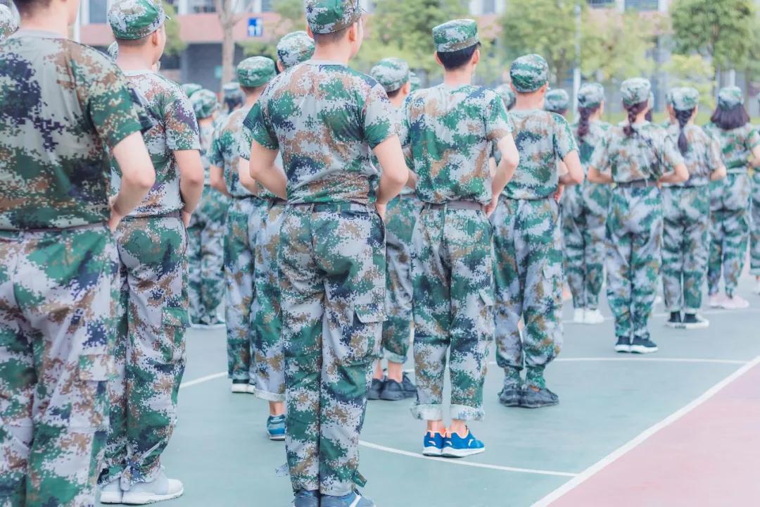 军训季丨第二批新生军训第三天，你看到你自己了嘛？(图2)