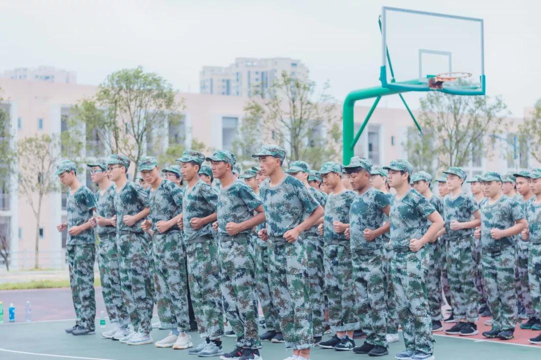 军训季丨第二批新生军训第三天，你看到你自己了嘛？(图6)
