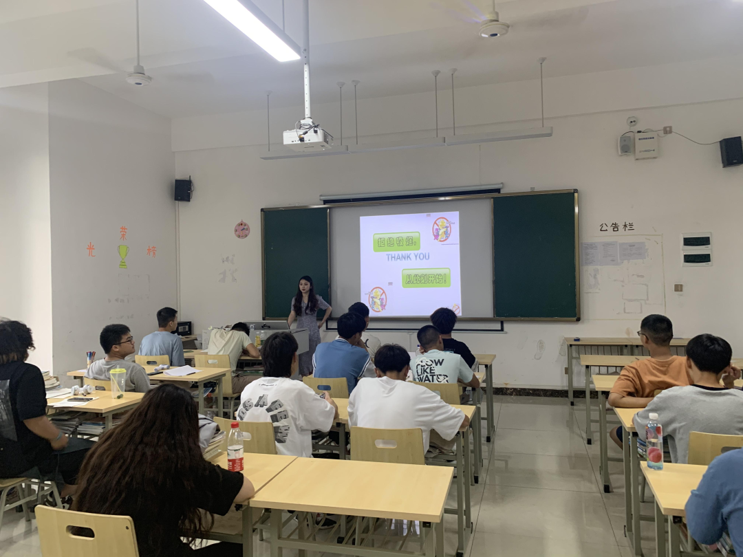 四川省经济管理学校开展《珍爱生命.远离香烟》主题班会~(图6)
